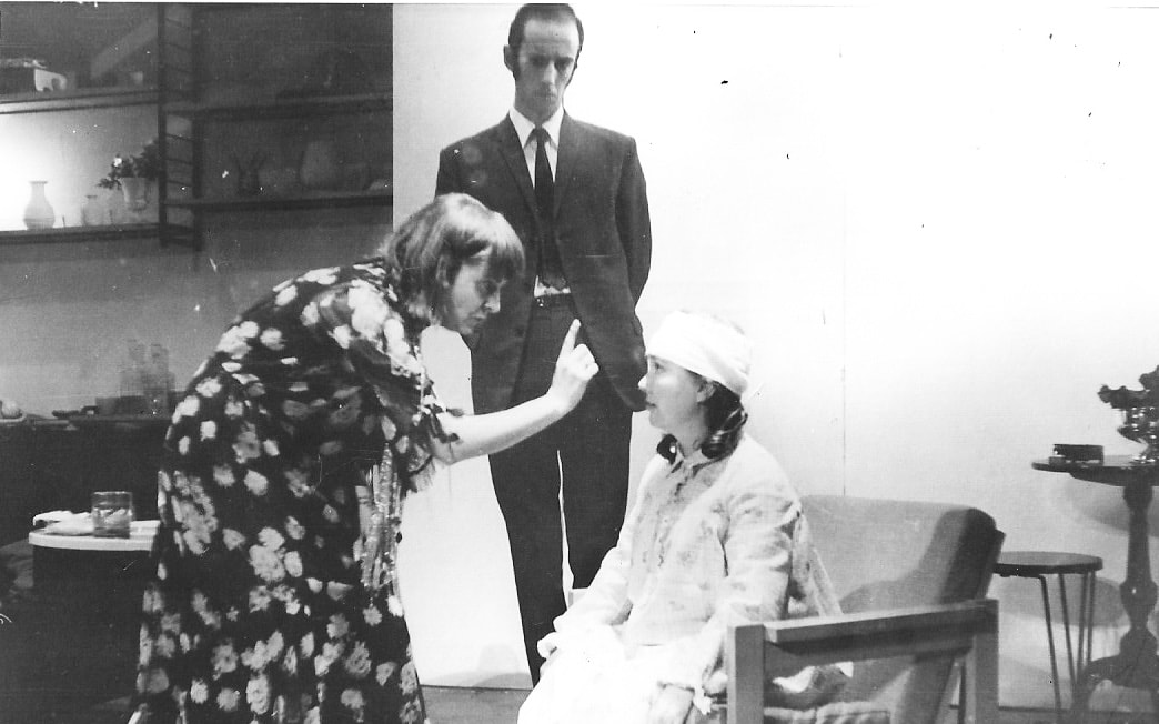 Blithe Spirit, High Tor Players 1970, picture 9