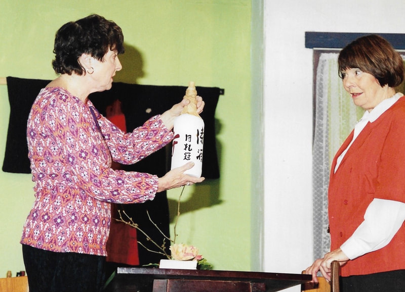 The Taxpayer's Waltz, High Tor Players 2000, picture 6